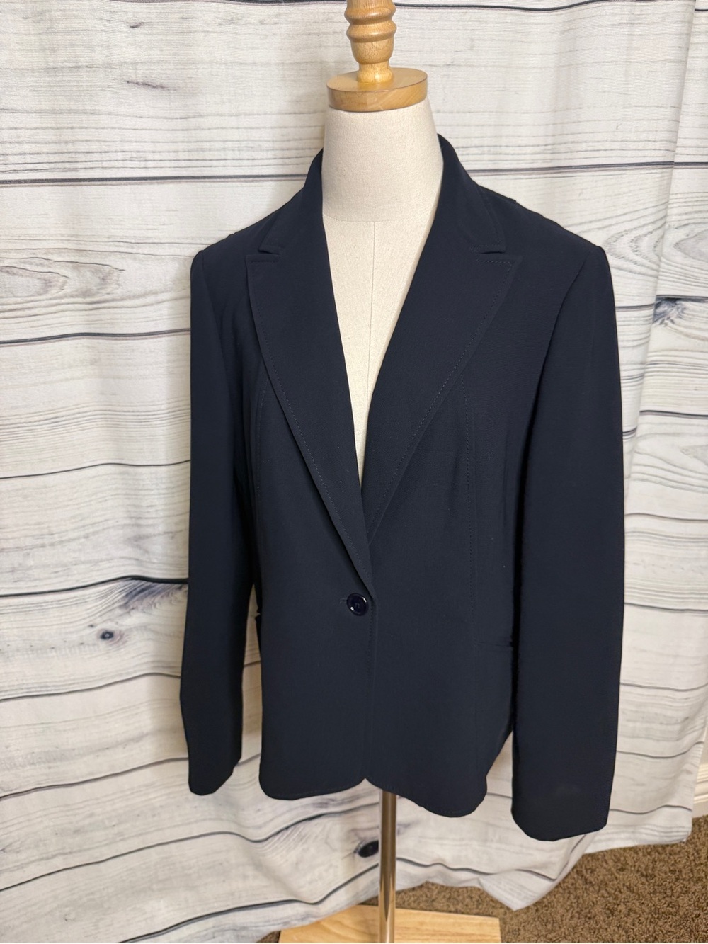 Jones Wear Classic Navy Single-Button Blazer